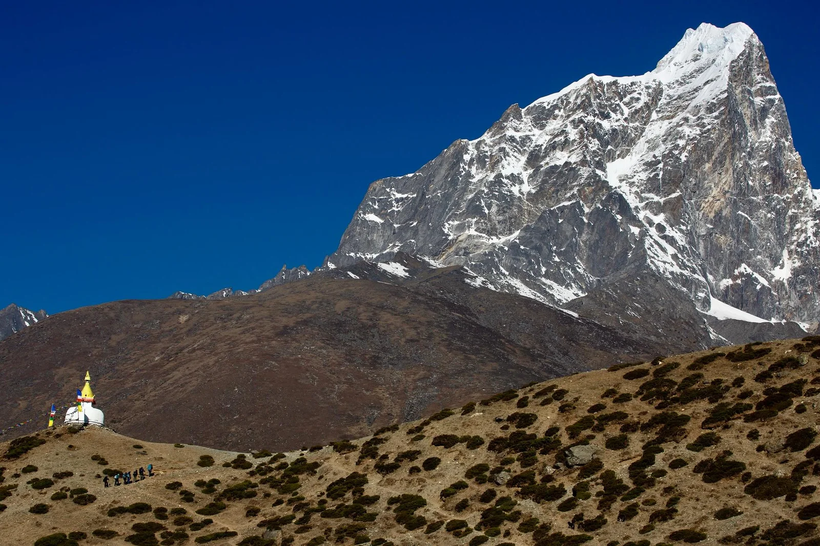 Mera Peak vs Island Peak — Nepal
