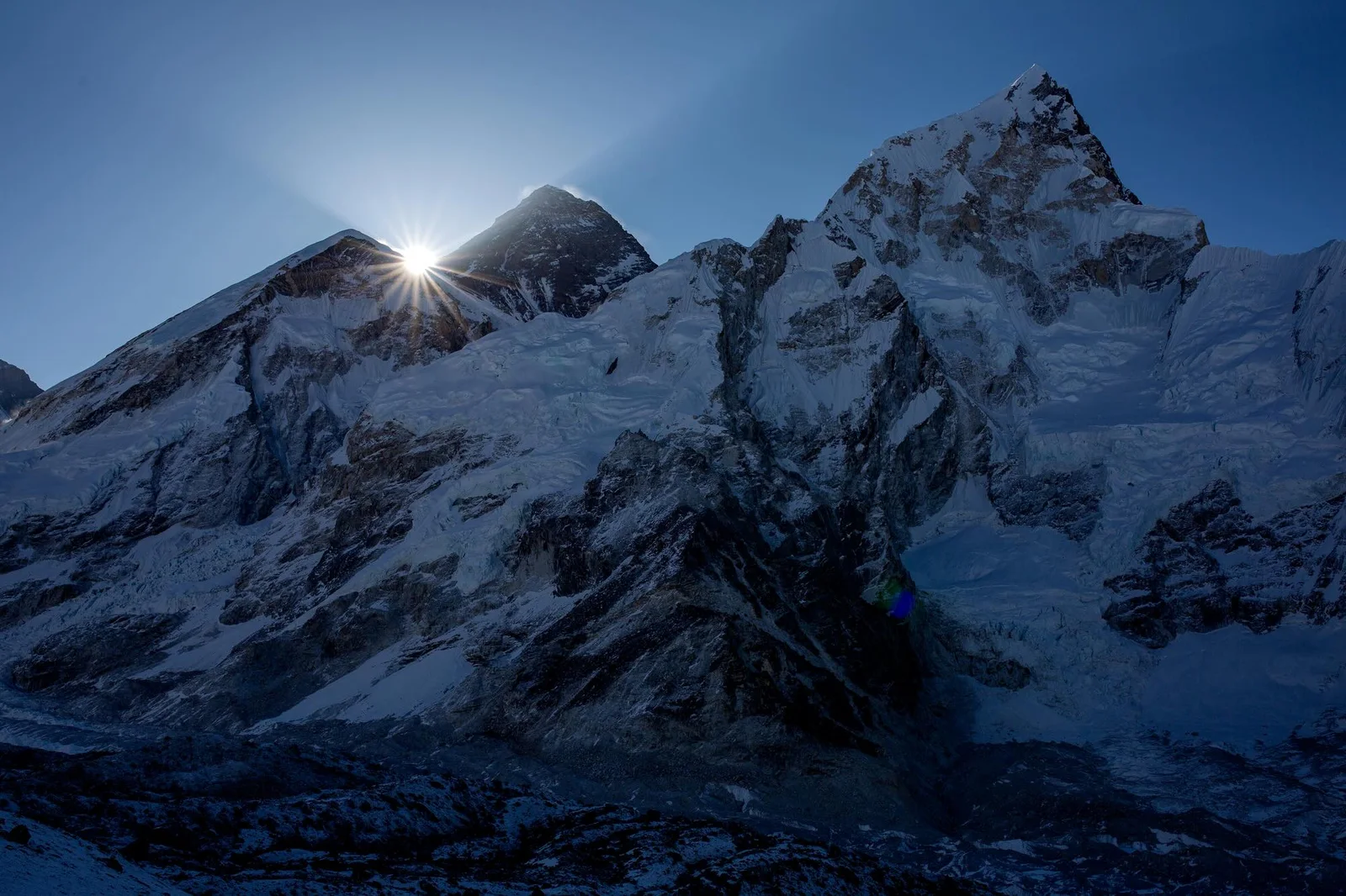 Sunrise lighting the summit of Mount Everest seen from Kala Patthar viewpoint