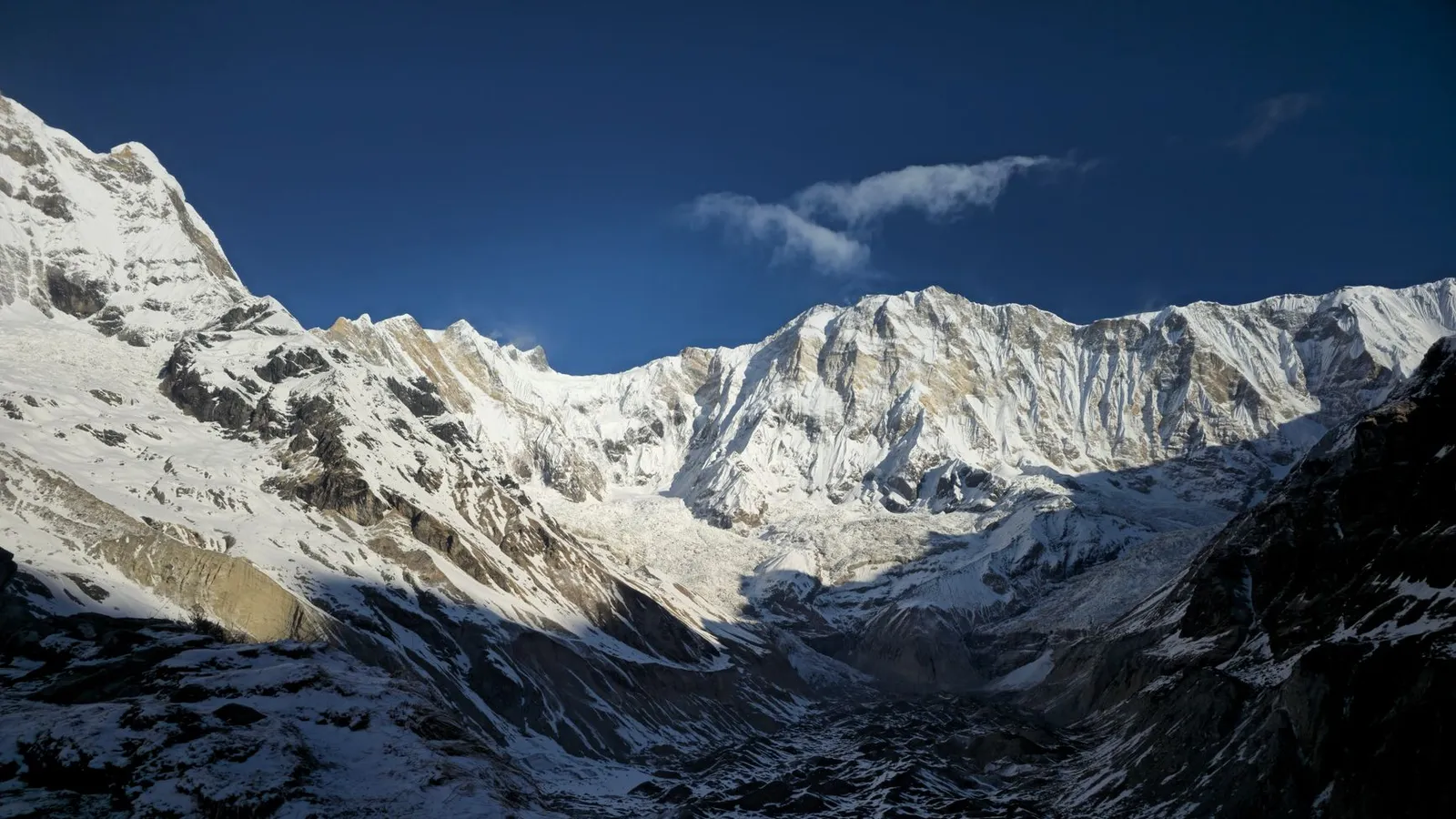 Clear autumn skies over the Nepal Himalaya, prime trekking season